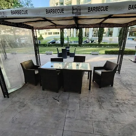 Съни Бийч Плаза 아파트